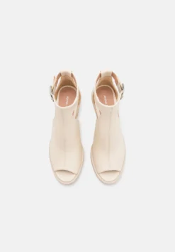 Anna Field Sandales Classiques / Spartiates - Offwhite -Anna Field Soldes Boutique 1734f0129ef540b68b4c1d056ff9d665 scaled