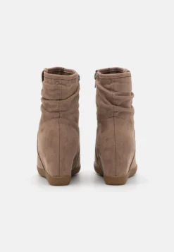 Anna Field Winter Boot - Bottines Compensées - Taupe 9 Anna Field Winter Boot - Bottines Compensées - Taupe -Anna Field Soldes Boutique 25a4365dbe694dfe88552a3563bd424c scaled