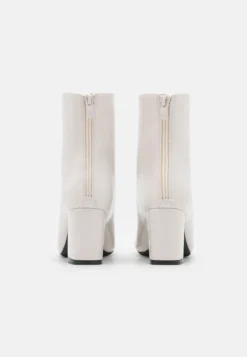 Anna Field Bottines - White -Anna Field Soldes Boutique 4eec0203fd684d74b9b6dcd3d4827573 scaled