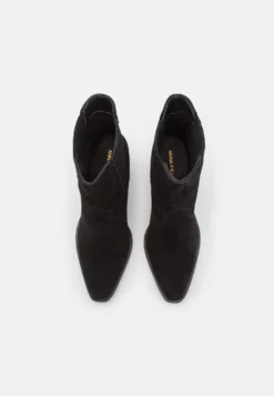 Anna Field Leather - Santiags - Black 11 Anna Field Leather - Santiags - Black -Anna Field Soldes Boutique 9f46bf18228b41d390cd984dbc1d4dee scaled